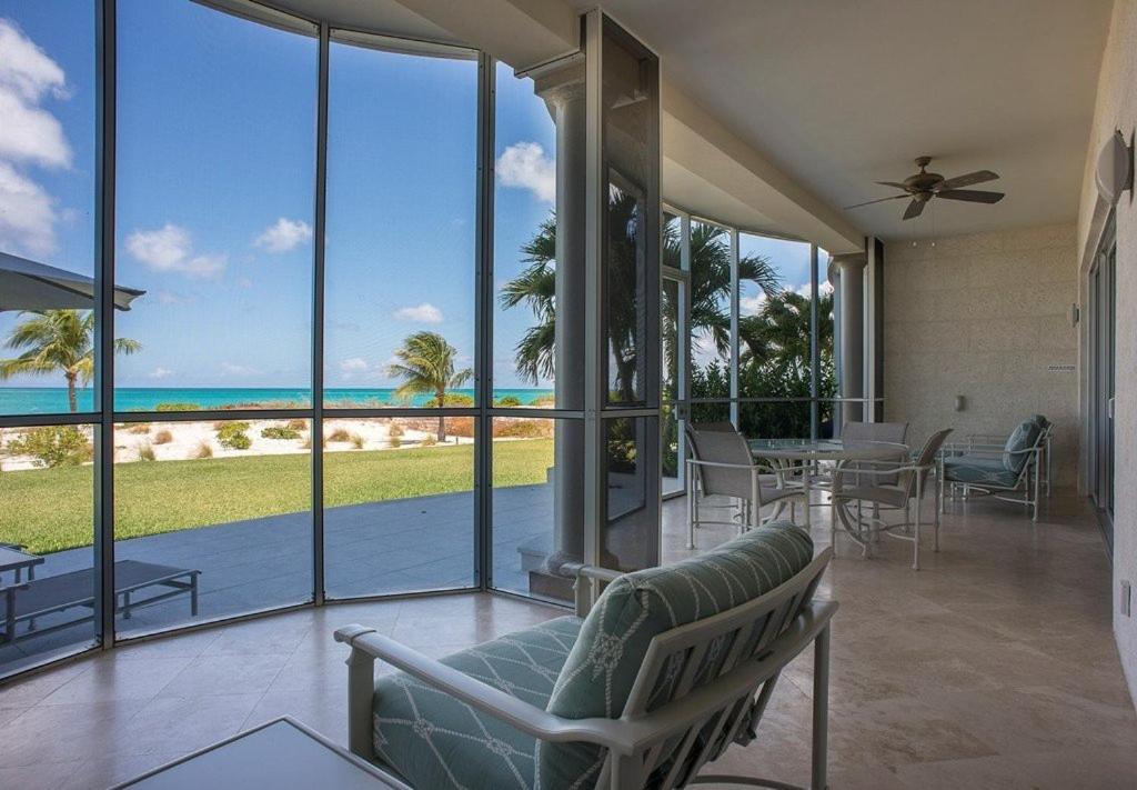 The Venetian On Grace Bay Aparthotel Exteriör bild