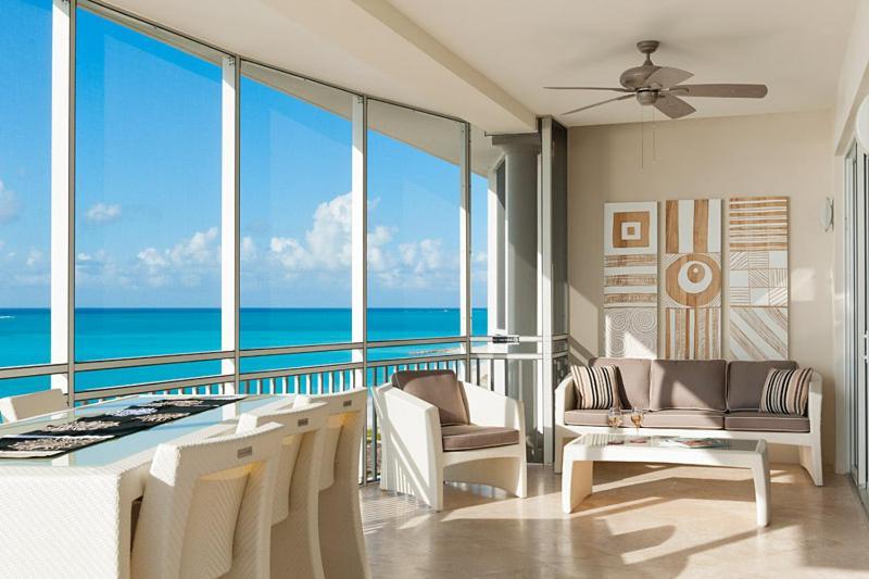 The Venetian On Grace Bay Aparthotel Exteriör bild